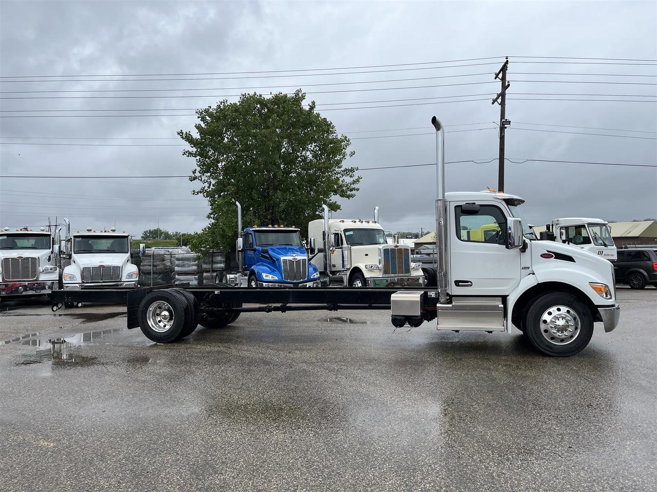 2025 Peterbilt 536 Cab & Chassis Fargo ND