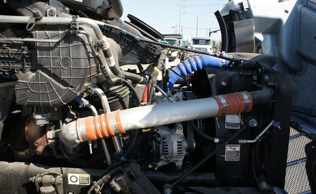 2025 Peterbilt 548 60,000 lbs Pac Mac Roll Off Truck Tampa FL