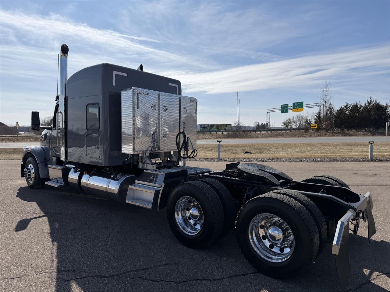 2025 Peterbilt 567