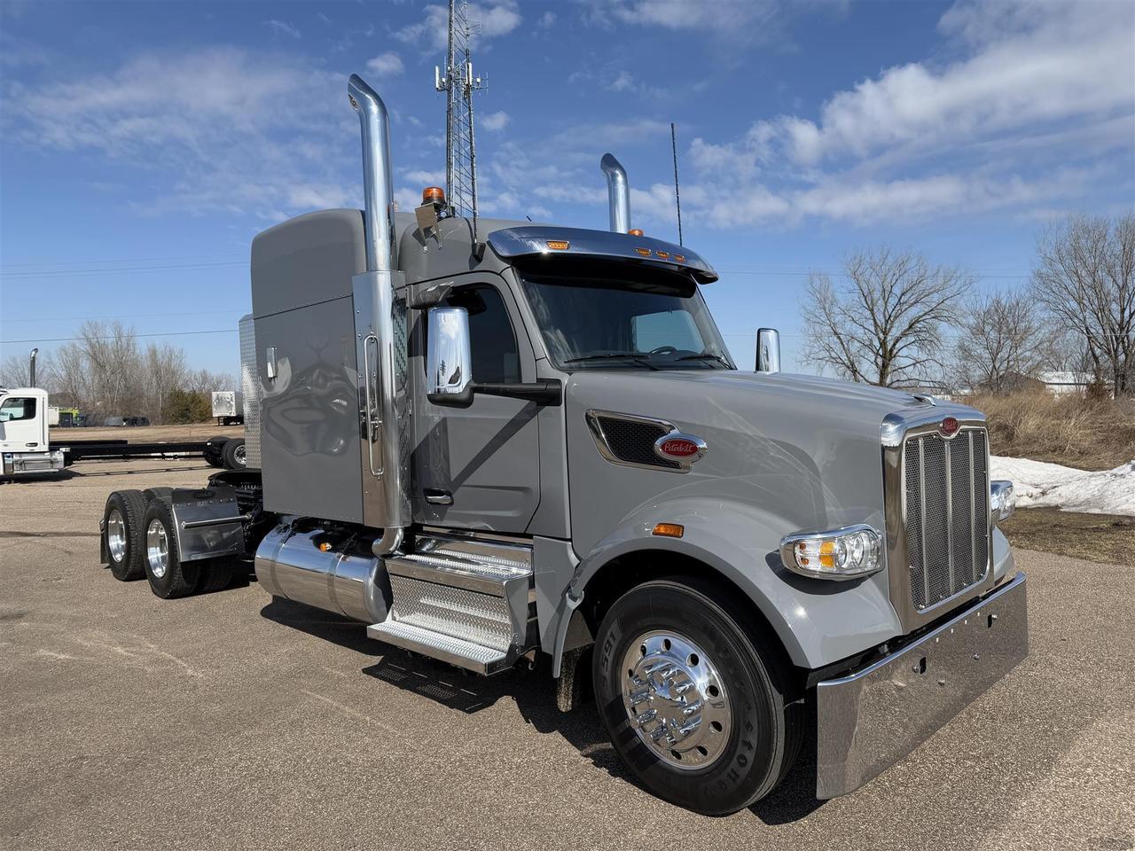 2025 Peterbilt 567