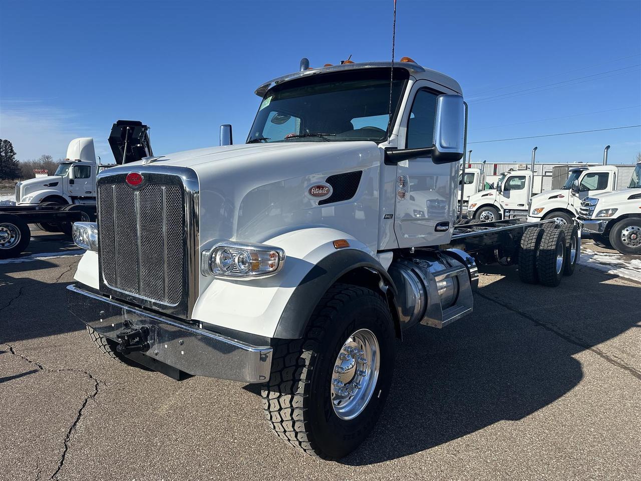 2025 Peterbilt 567