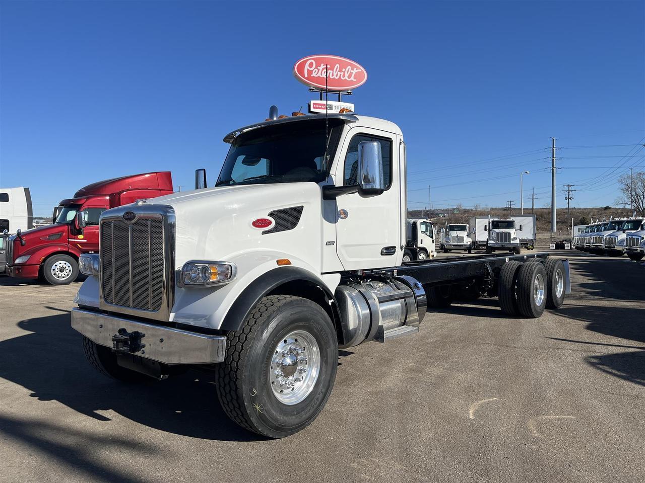 2025 Peterbilt 567