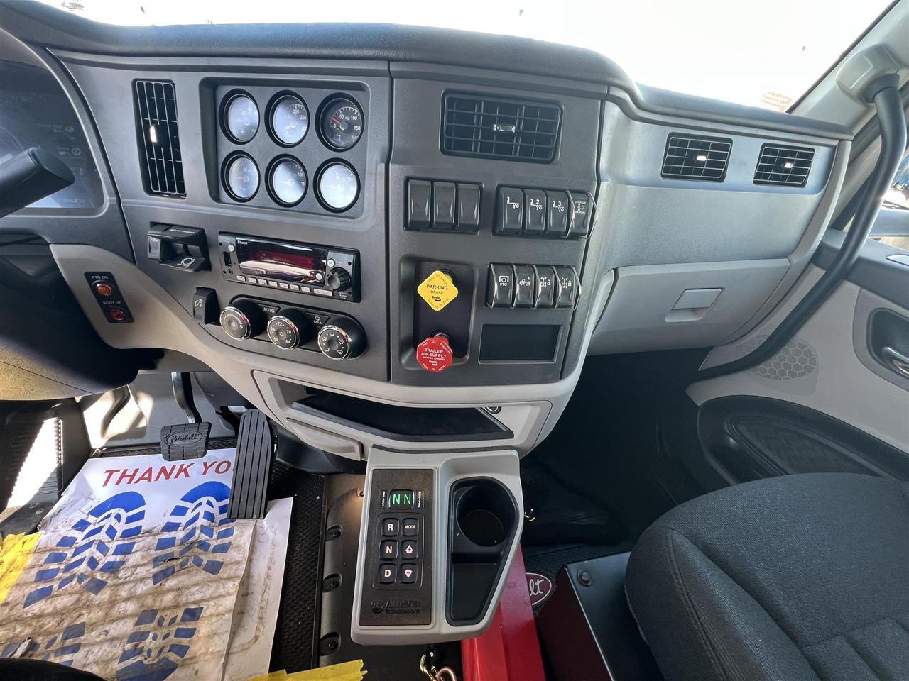 2025 Peterbilt 567 - image 11