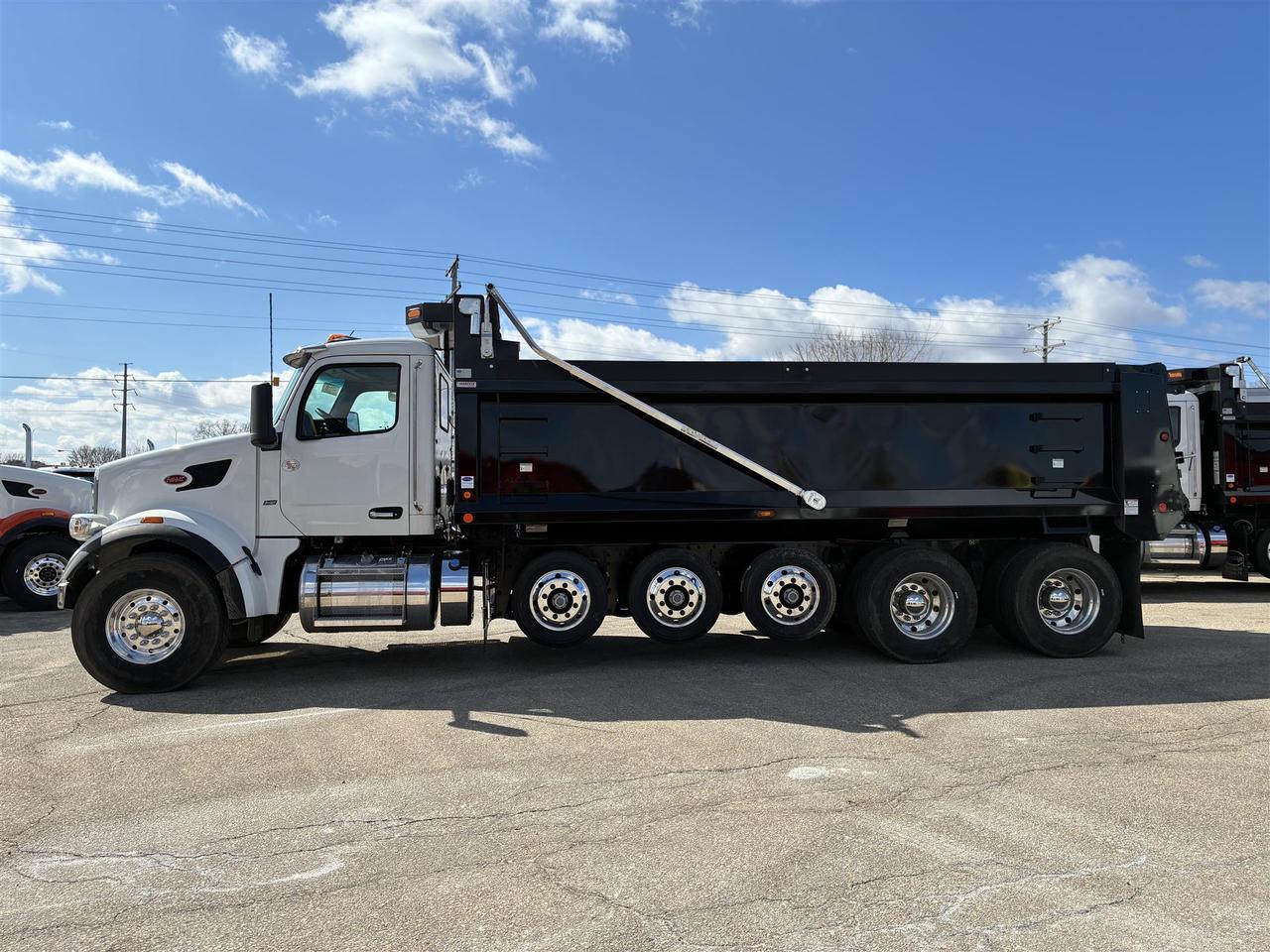 2025 Peterbilt 567 Dump Truck