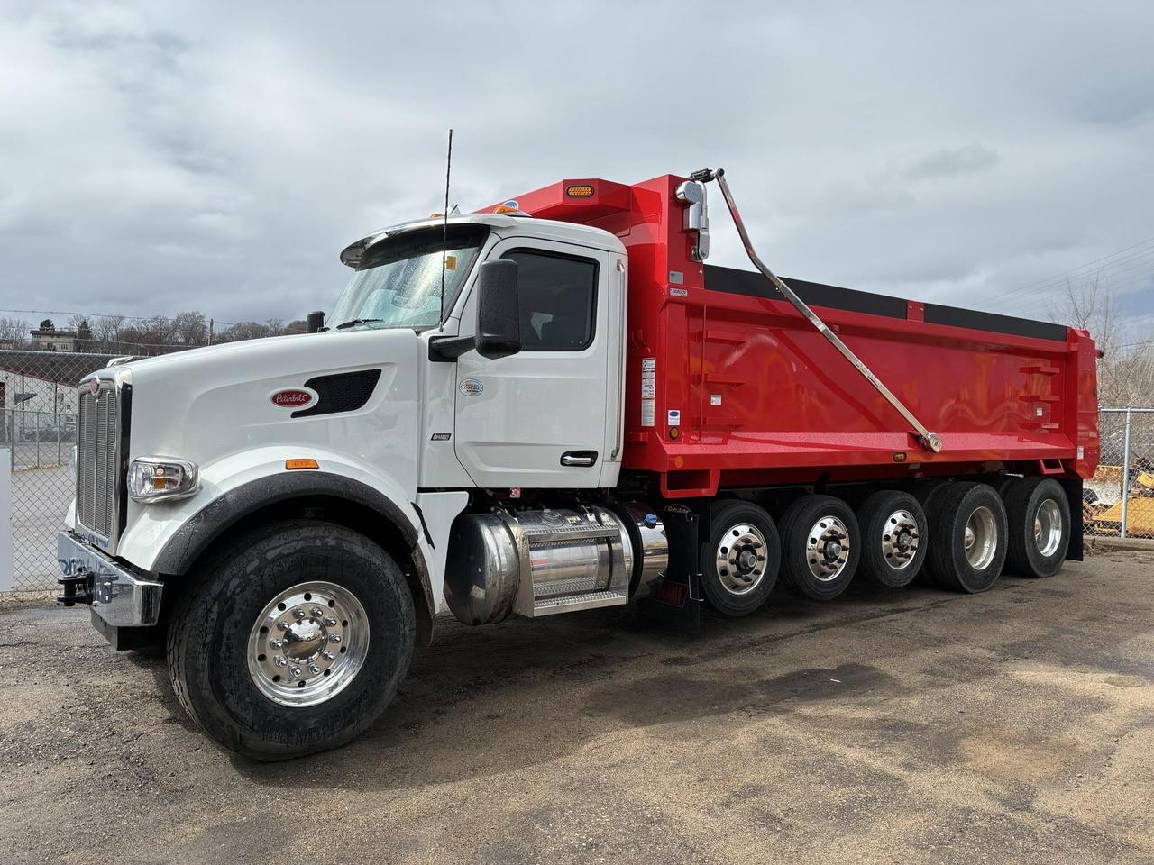 2025 Peterbilt 567 Dump Truck