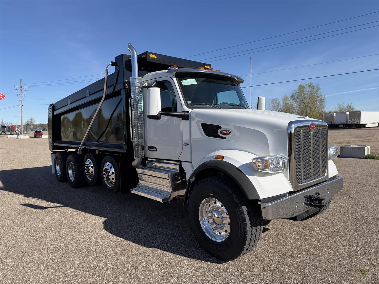 2025 Peterbilt 567 Dump Truck