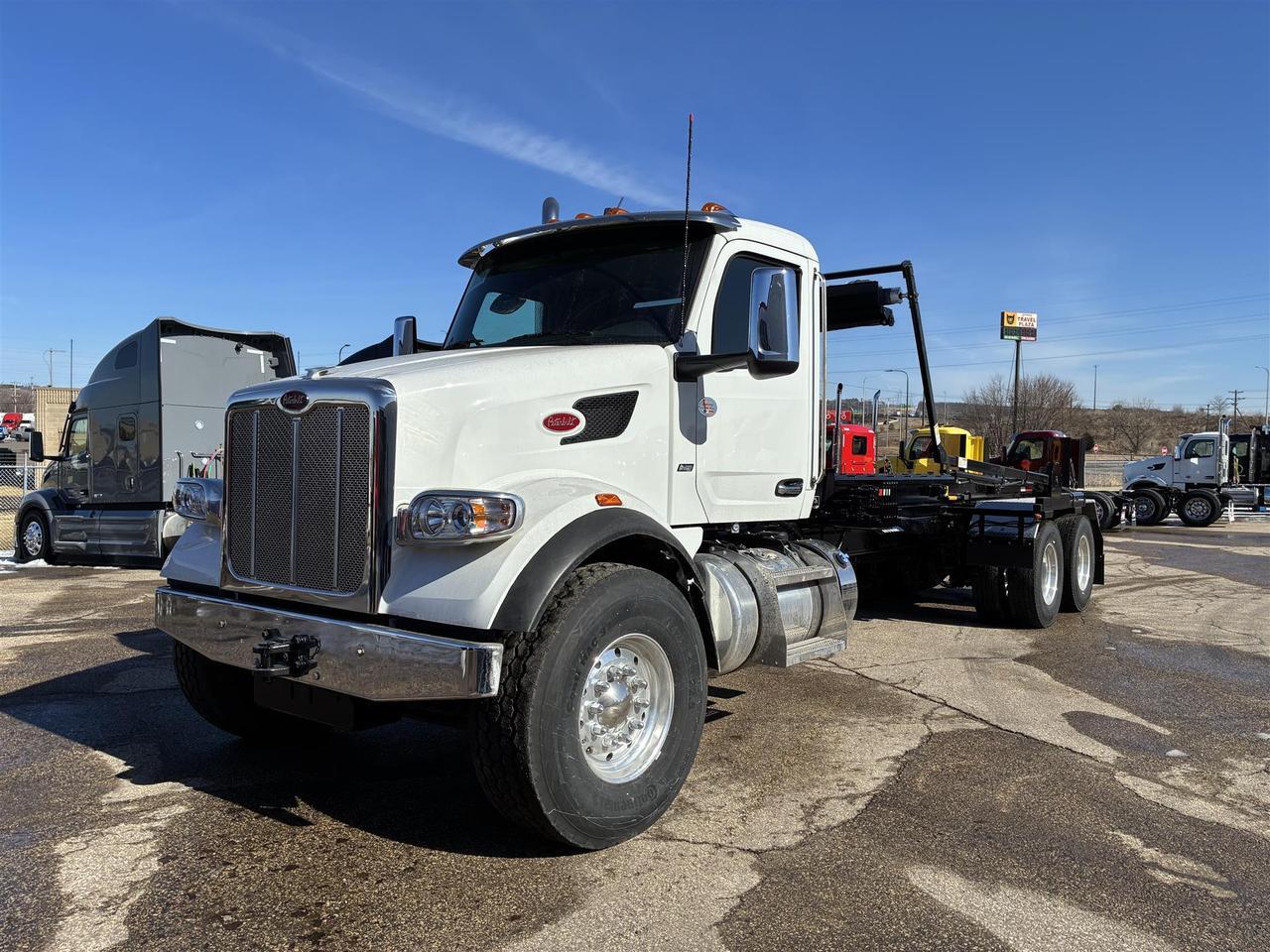 2025 Peterbilt 567 Roll-Off