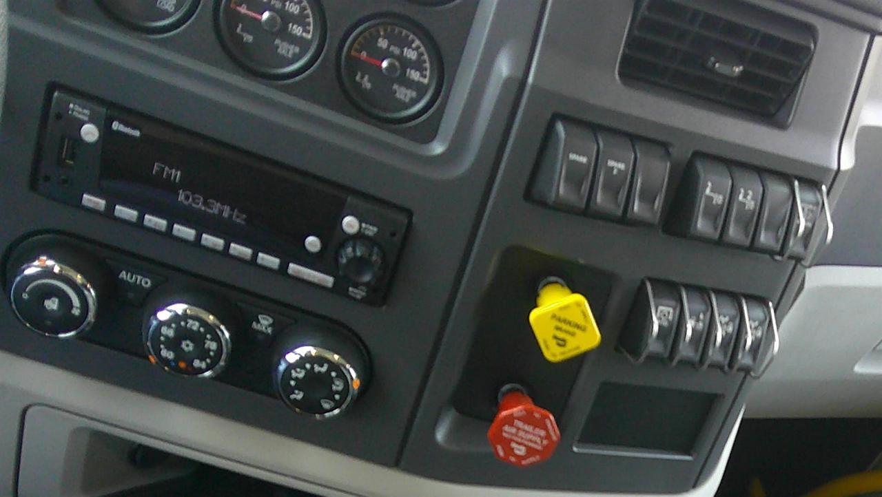 2025 Peterbilt 567 Non Fargo ND