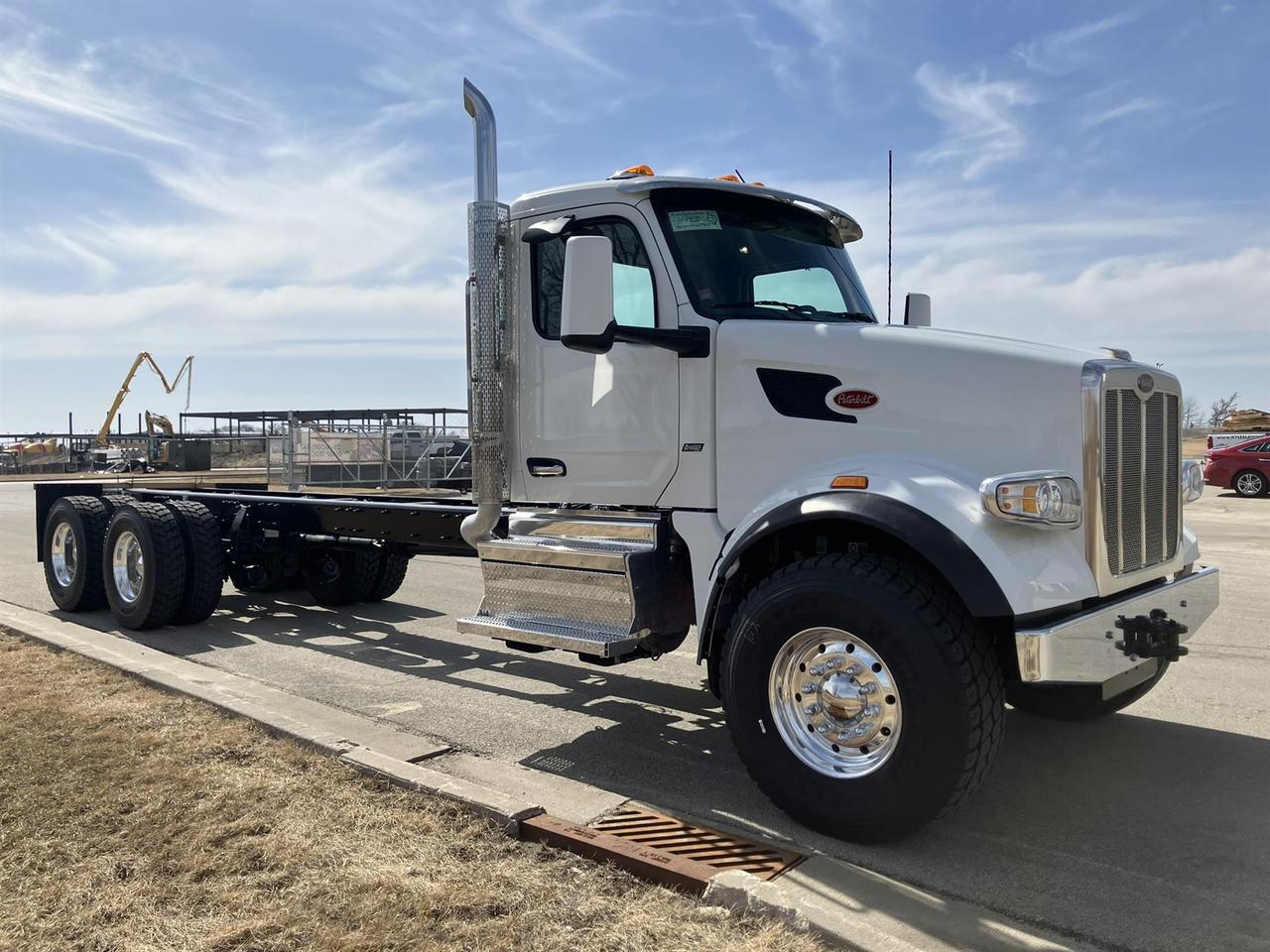 2025 Peterbilt 567