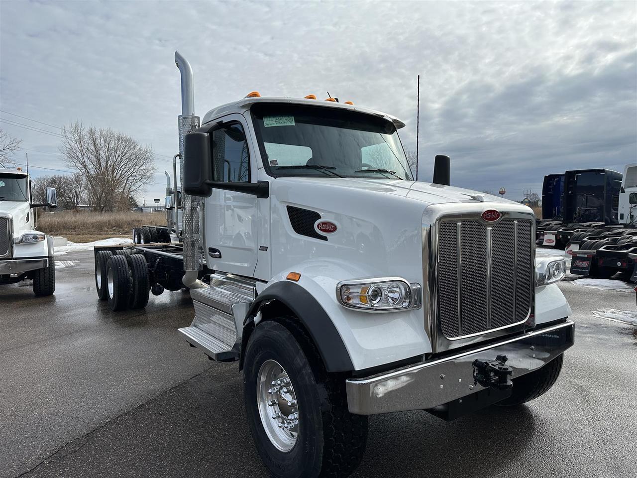 2025 Peterbilt 567