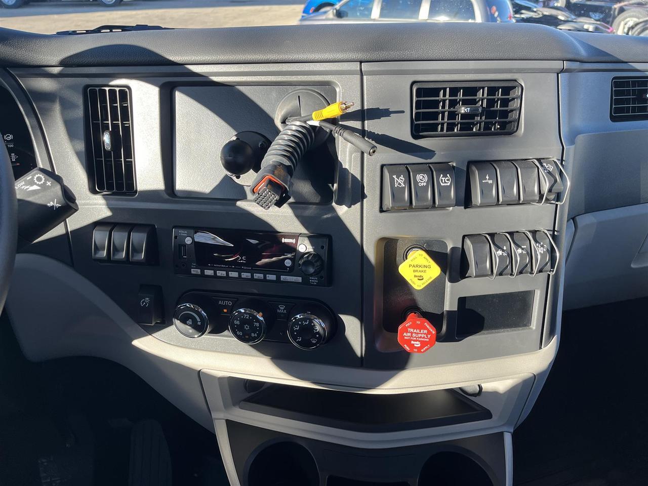 2025 Peterbilt 579 Eau Claire WI