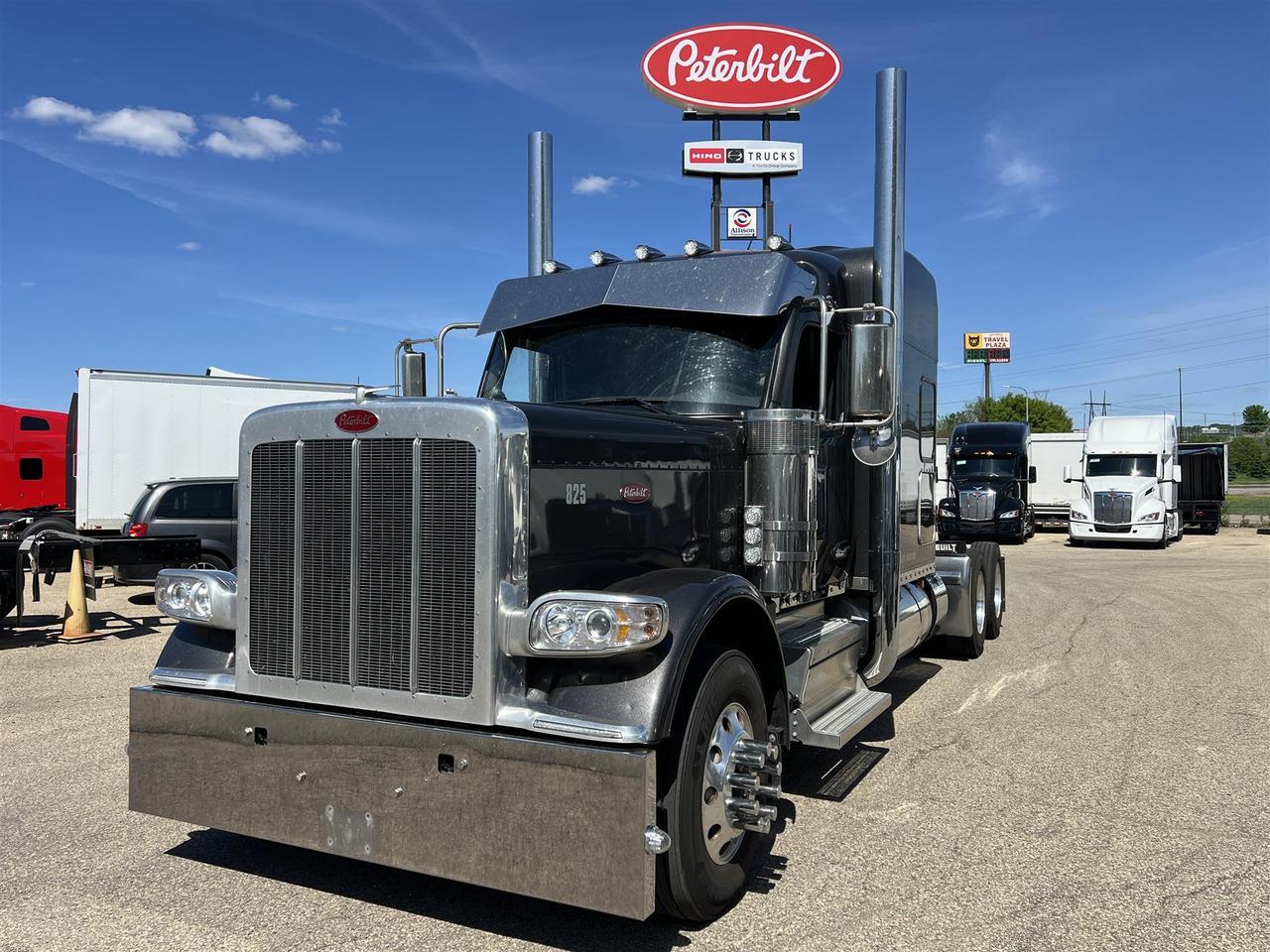 2025 Peterbilt 589 Sleeper