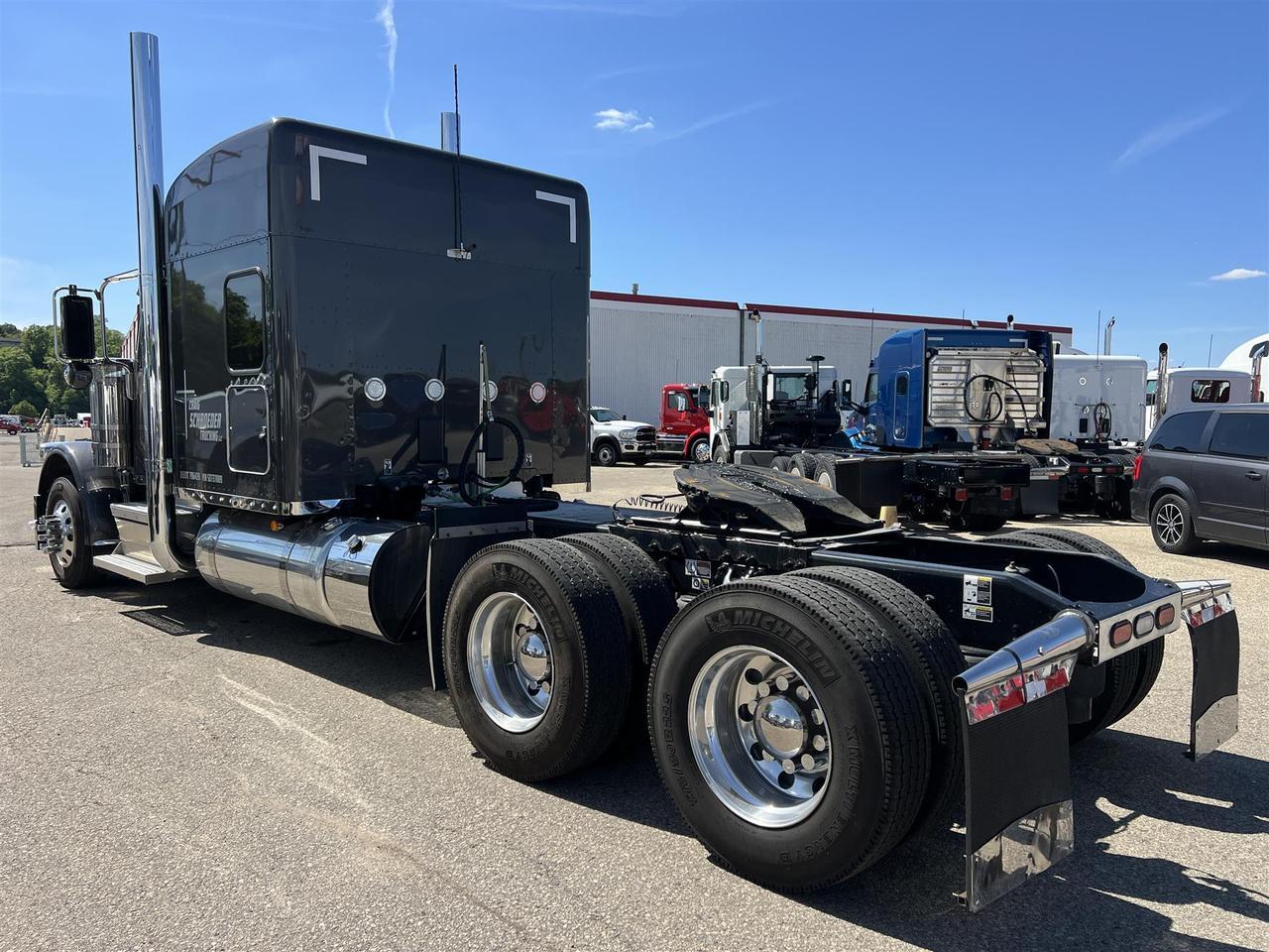 2025 Peterbilt 589 Sleeper