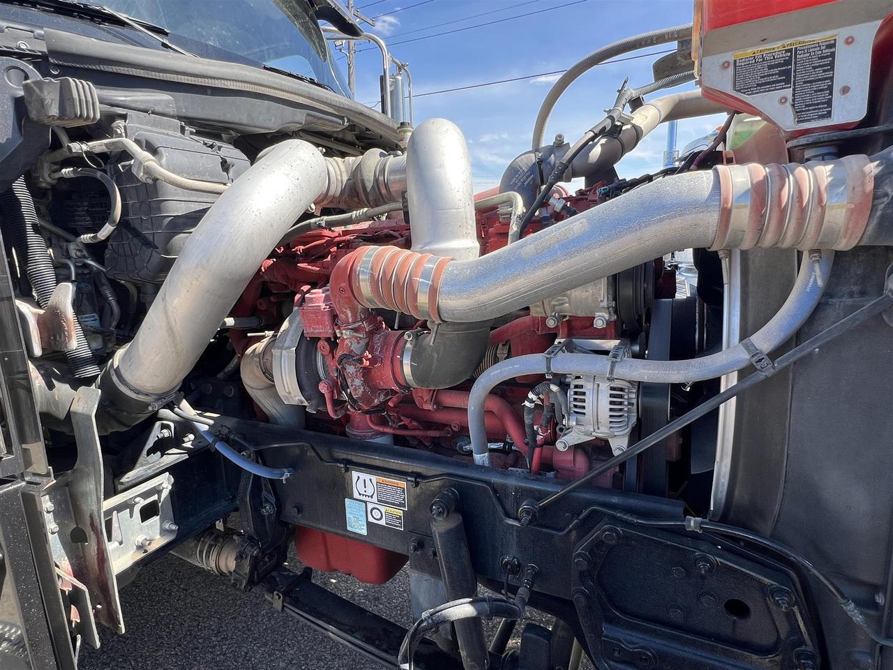 2025 Peterbilt 589 80" Mid Roof South St. Paul MN