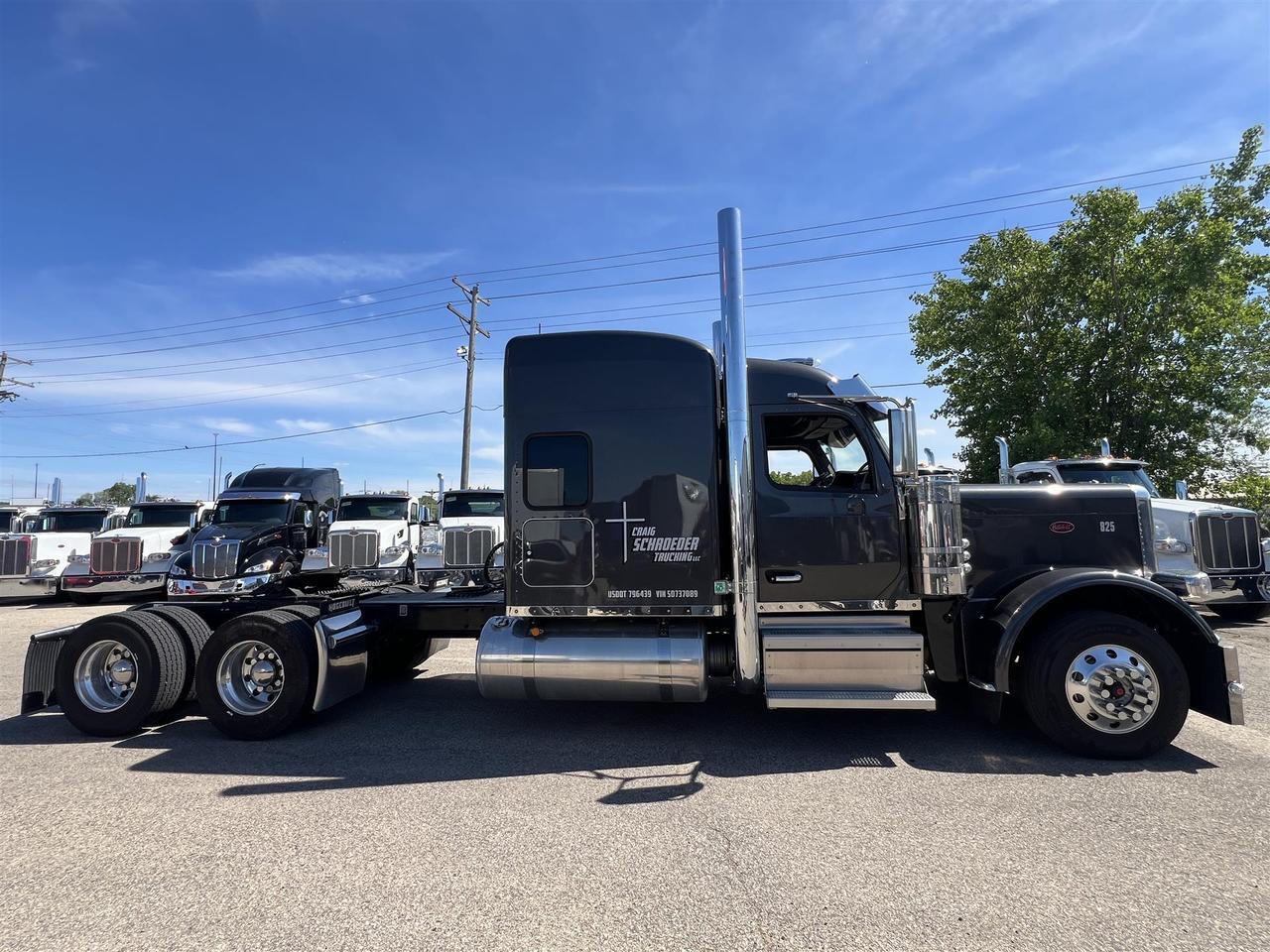 2025 Peterbilt 589 80" Mid Roof South St. Paul MN
