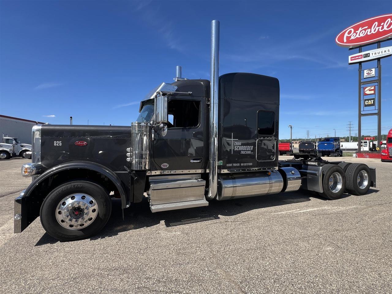 2025 Peterbilt 589 80" Mid Roof South St. Paul MN