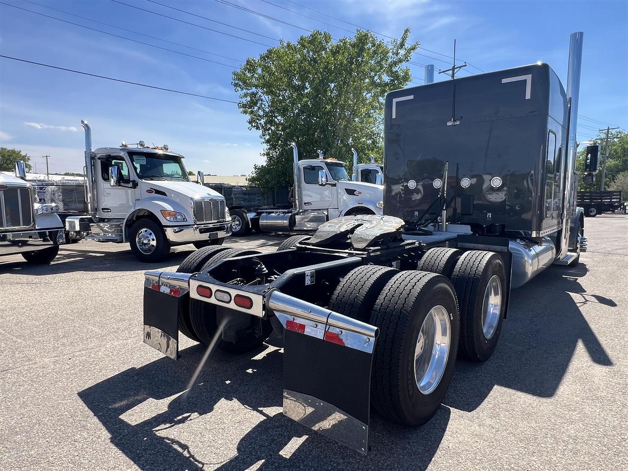 2025 Peterbilt 589 80" Mid Roof South St. Paul MN