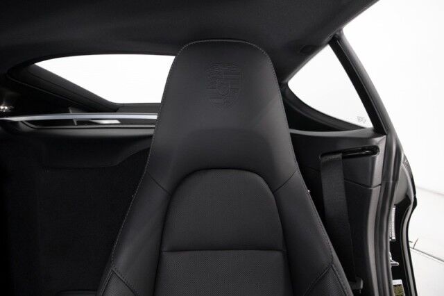 2025 Porsche Cayman photo 17