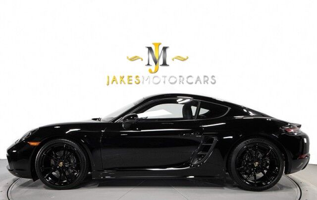 2025 Porsche Cayman photo 2
