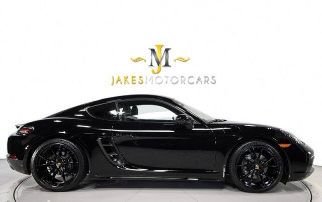 2025 Porsche Cayman photo 9
