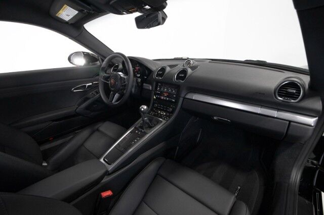 2025 Porsche Cayman photo 36