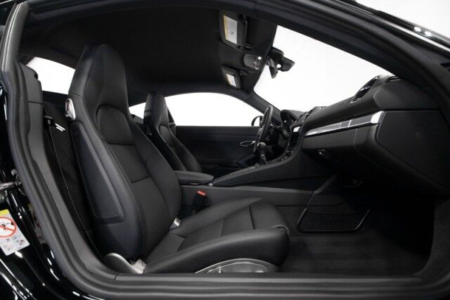 2025 Porsche Cayman photo 35