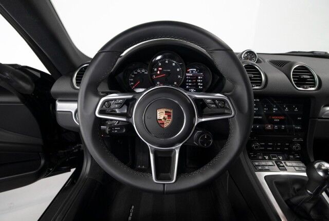 2025 Porsche Cayman photo 20