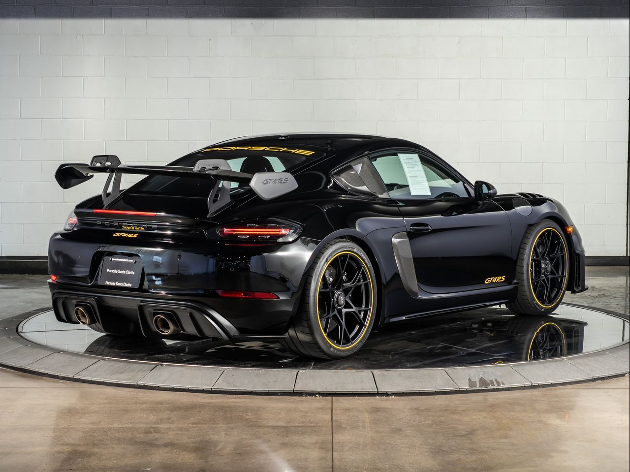 2025 Porsche 718 GT4 RS - Photo 9