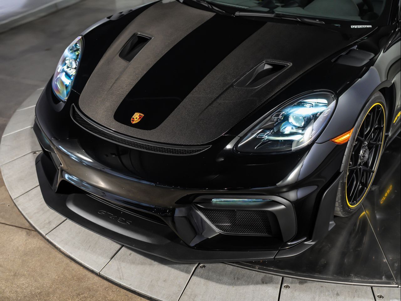 2025 Porsche 718 GT4 RS - Photo 11