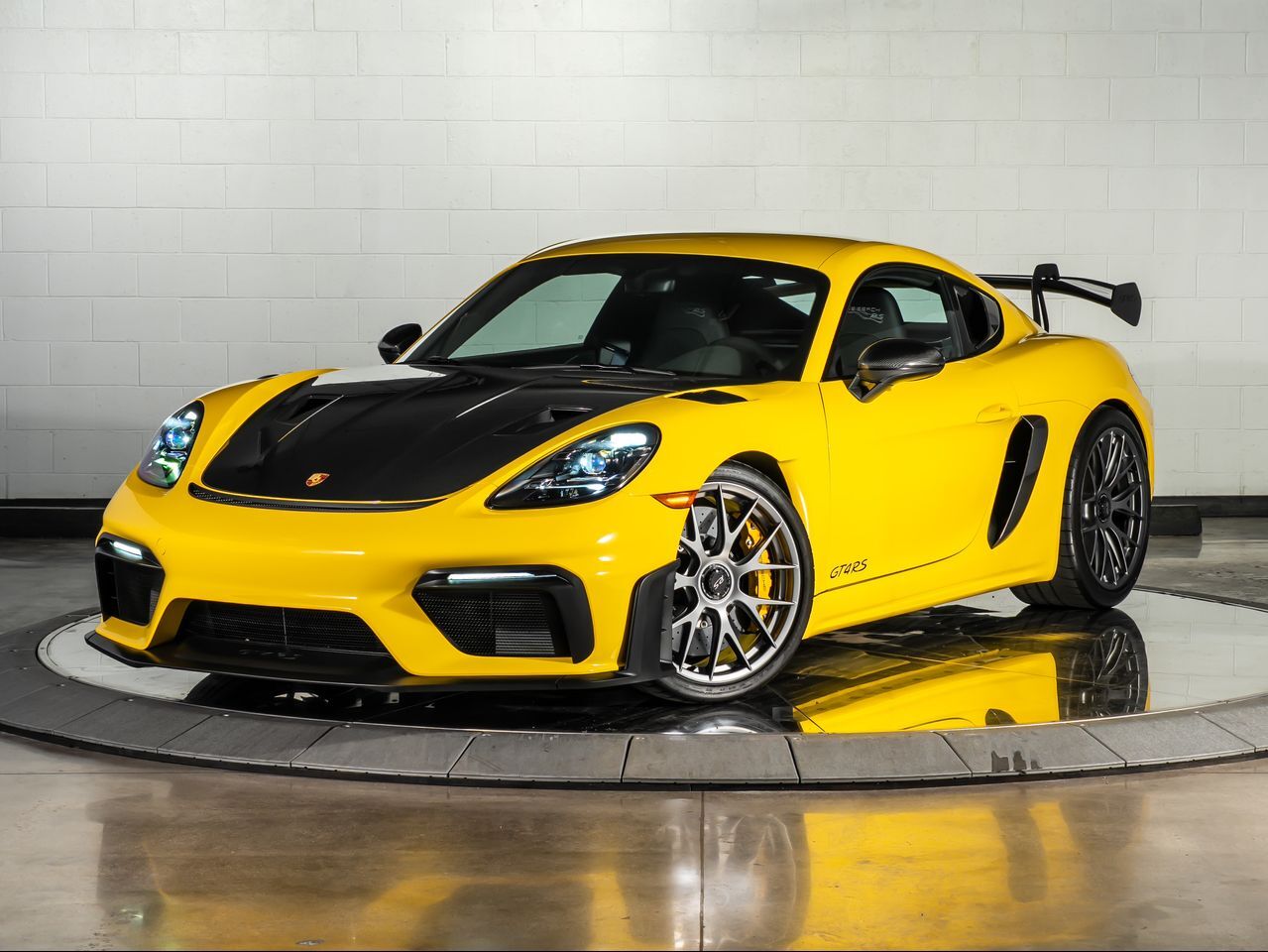 2025 Porsche 718 Cayman
