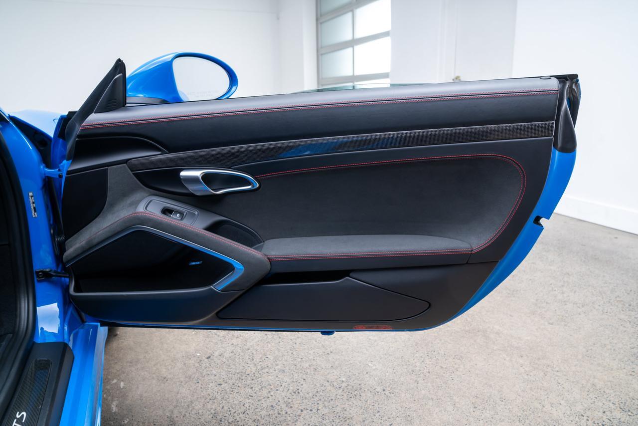 2025 Porsche 718 Cayman GTS 1 Owner / Premium Package / GTS Interior Package Portland OR