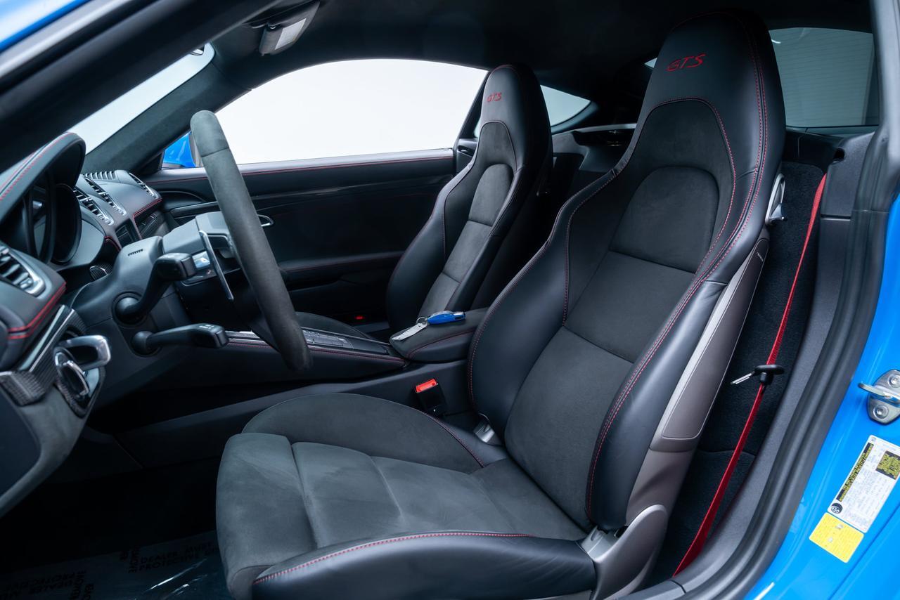 2025 Porsche 718 Cayman GTS 1 Owner / Premium Package / GTS Interior Package Portland OR