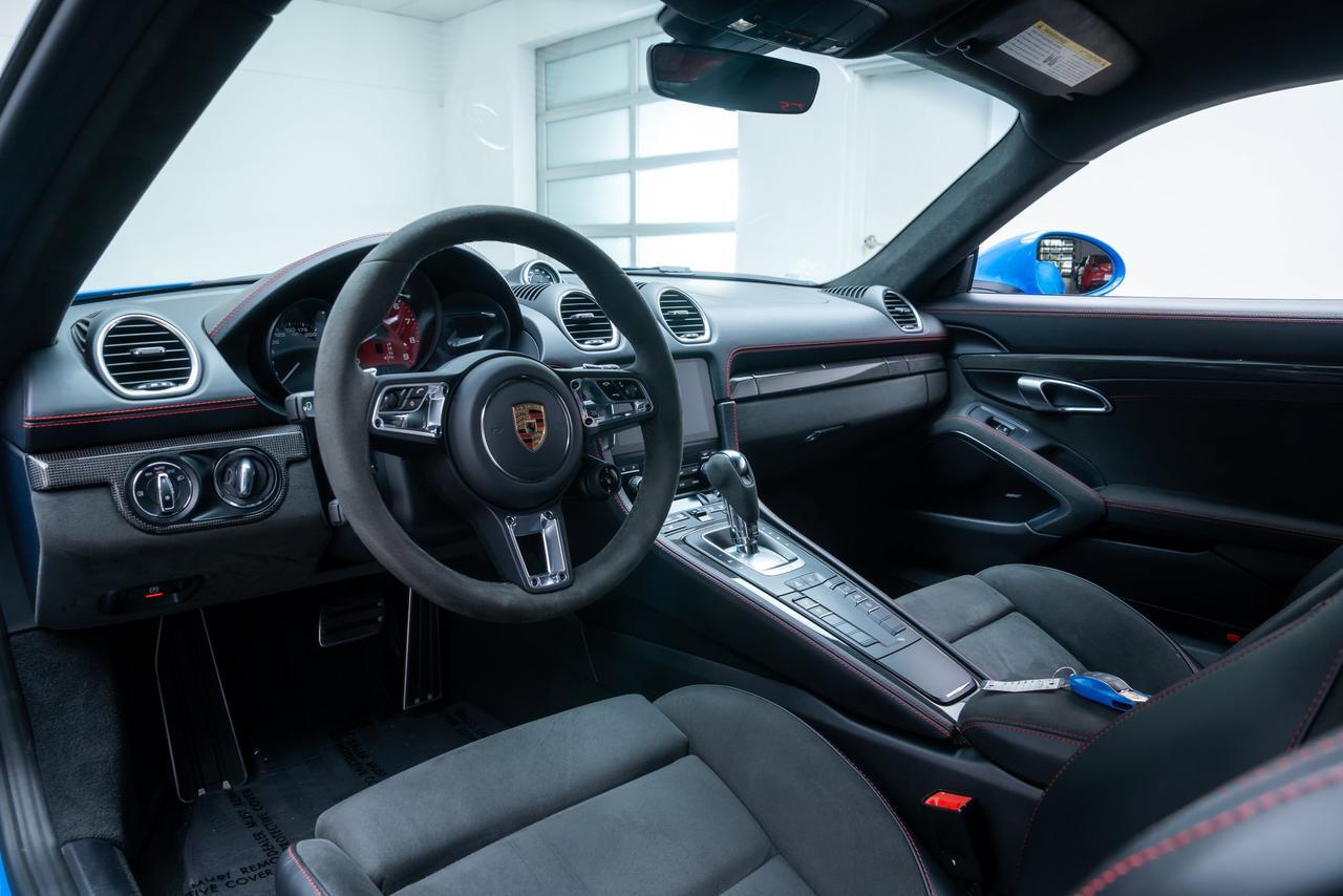 2025 Porsche 718 Cayman GTS 1 Owner / Premium Package / GTS Interior Package Portland OR