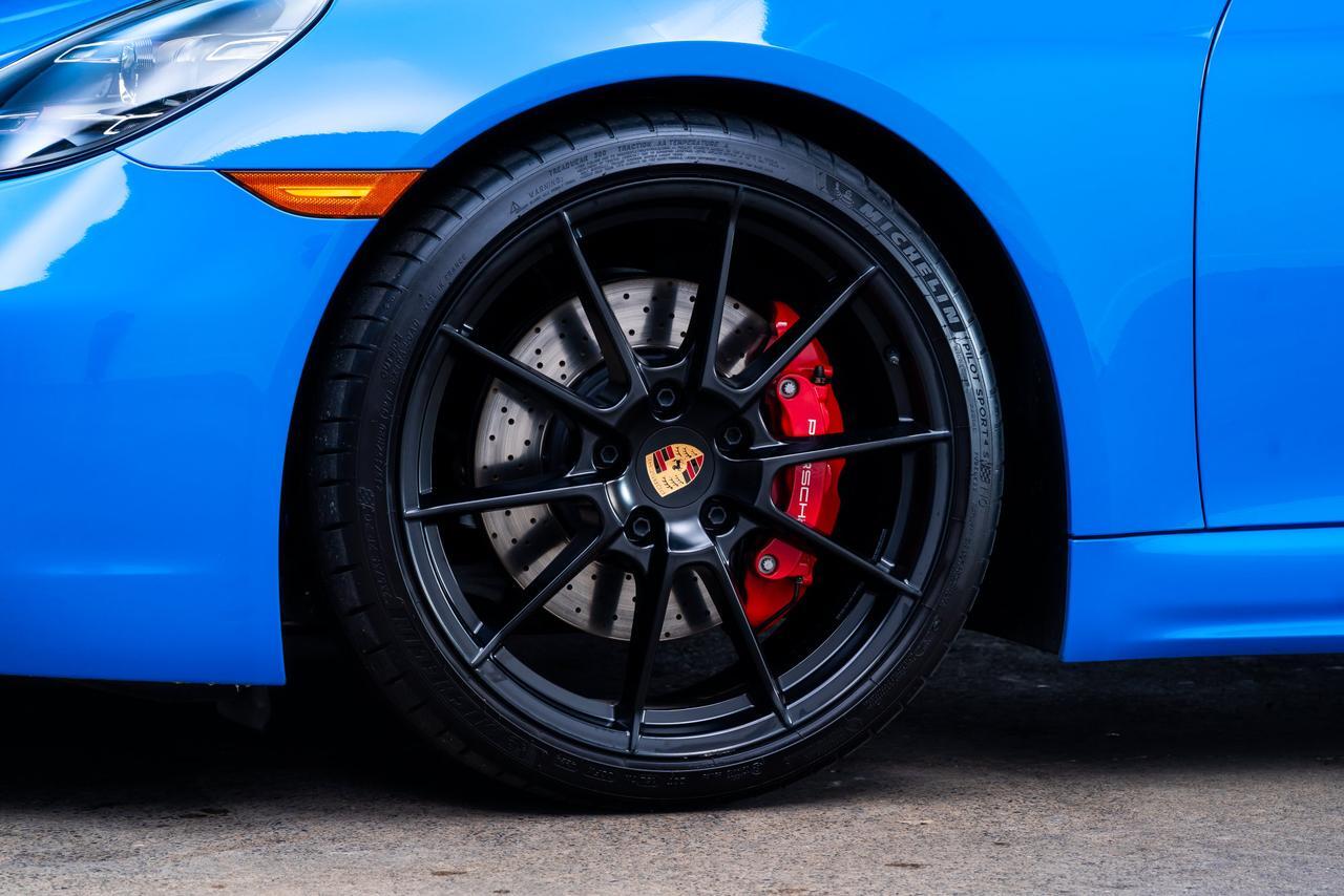 2025 Porsche 718 Cayman GTS 1 Owner / Premium Package / GTS Interior Package Portland OR
