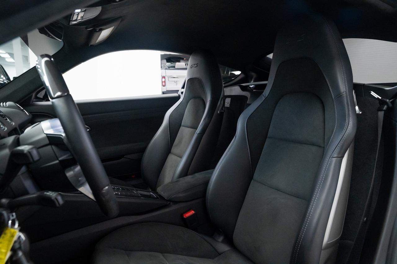 2025 Porsche 718 Cayman GTS Manual Transmission 1-Ownsr Carbon Trim Portland OR