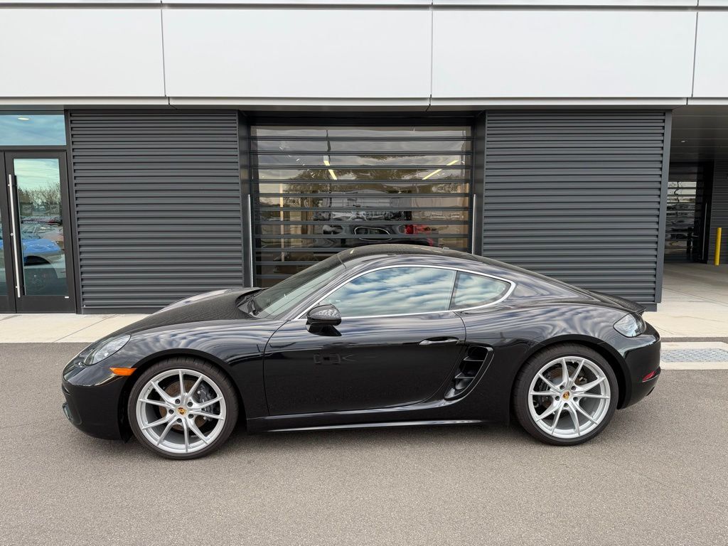 2025 Porsche 718 Cayman Style Edition