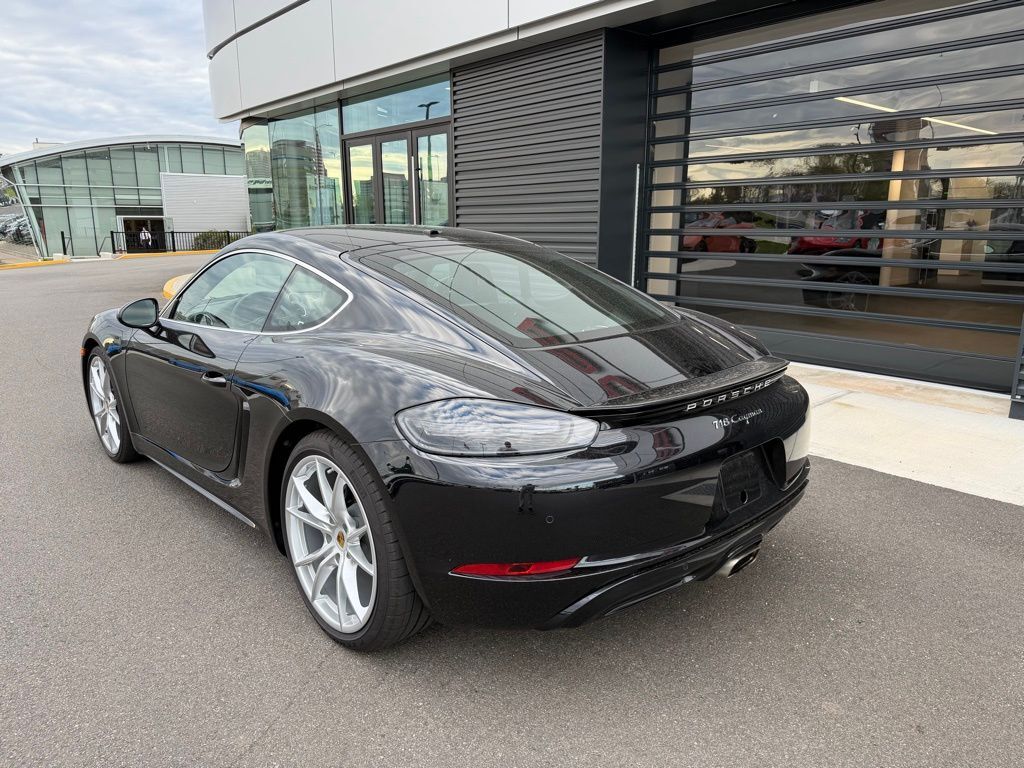 2025 Porsche 718 Cayman Style Edition Orange MA