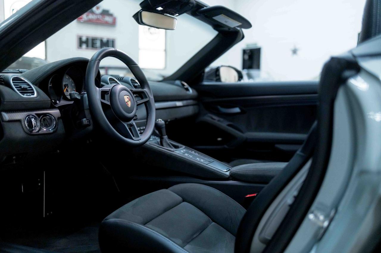 2025 Porsche 718 Spyder RS