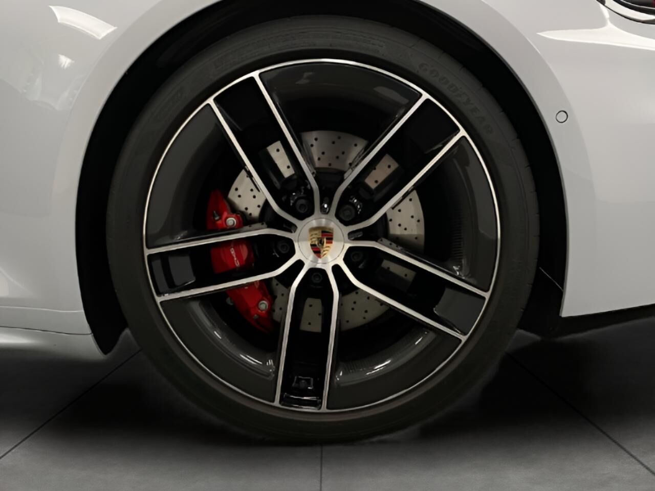 2025 Porsche 911 4 GTS Appleton WI