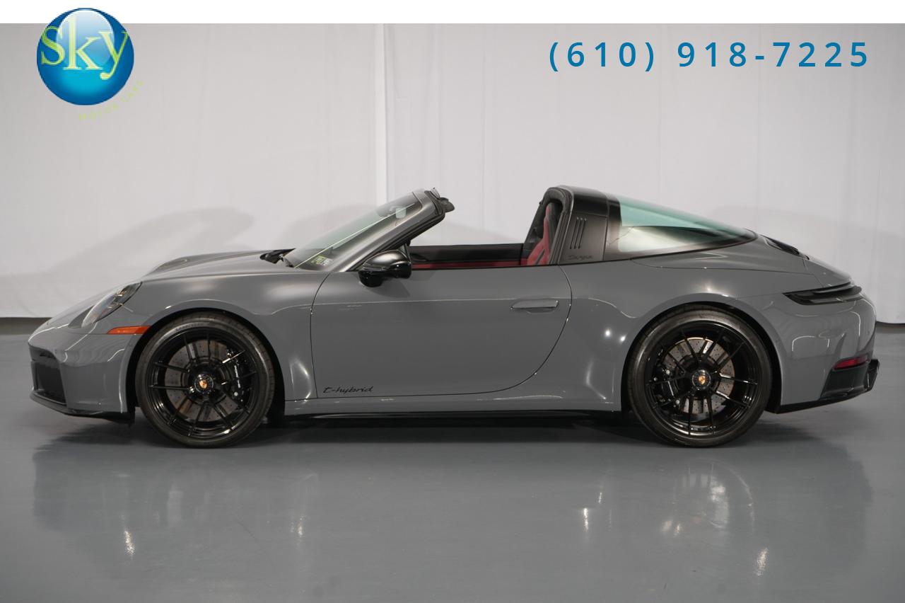 2025 Porsche 911 4 GTS Targa