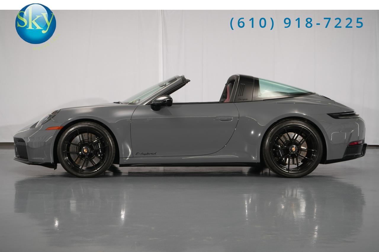 2025 Porsche 911 4 GTS Targa