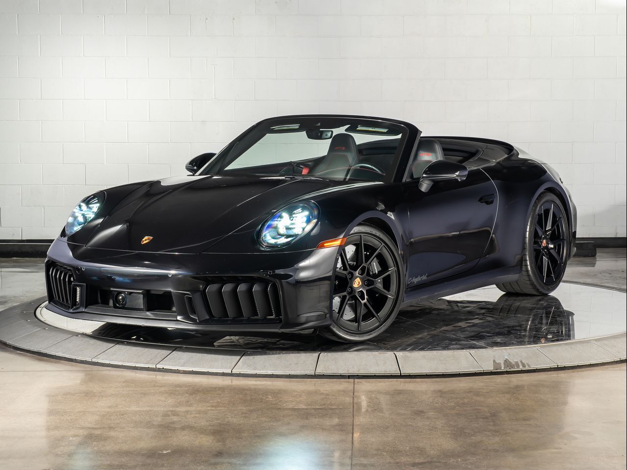 2025 Porsche 911 Carrera 4 GTS Cabriolet
