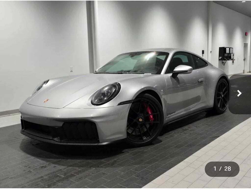 2025 Porsche 911 Carrera 4 GTS