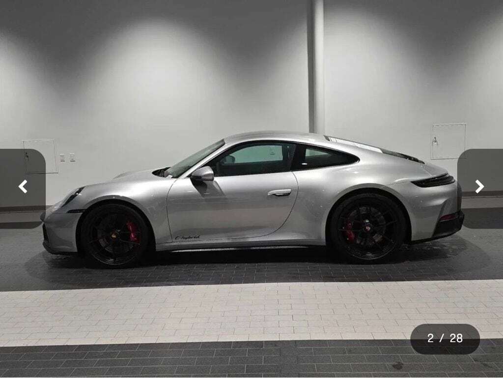 2025 Porsche 911 Carrera 4 GTS