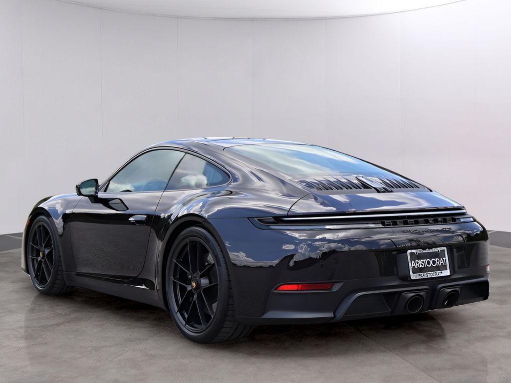 2025 Porsche 911 Carrera 4 GTS