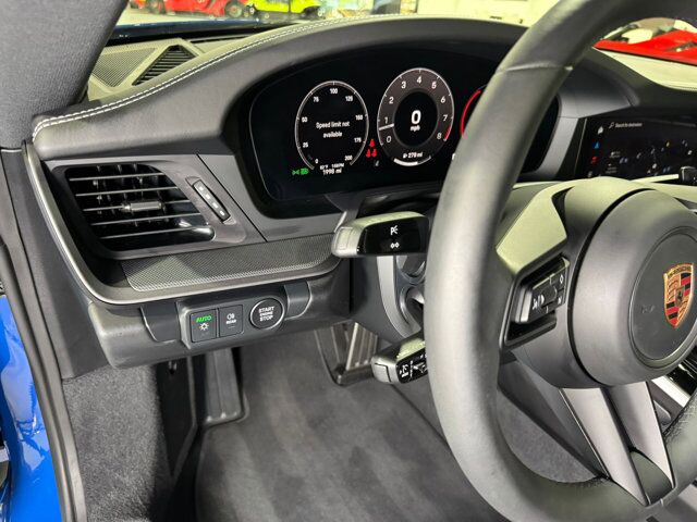 2025 Porsche 911 Carrera 992.2 FACELIFT!! Lugano Blue paint, Sport Chrono, PASM, sport exhaust, 360 cam & MUCH MORE!! Fort Lauderdale FL