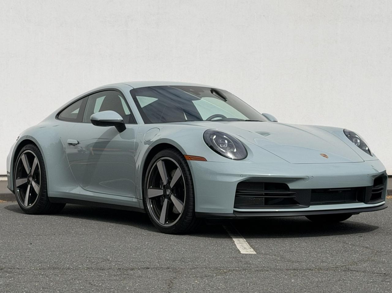 2025 Porsche 911 Carrera