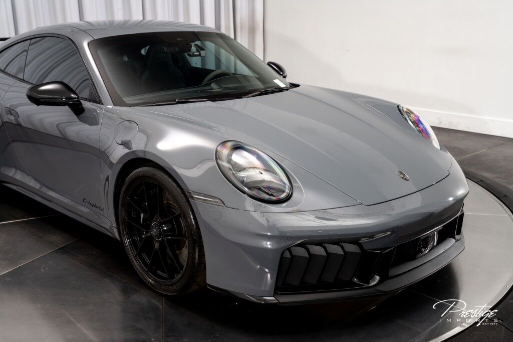 2025 Porsche 911 Carrera GTS