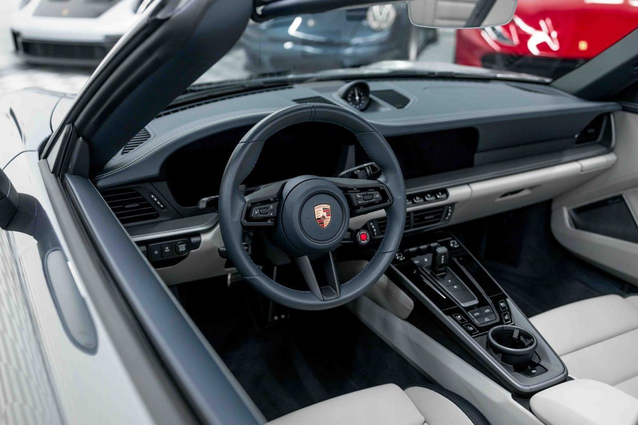 2025 Porsche 911 Carrera S Cabriolet