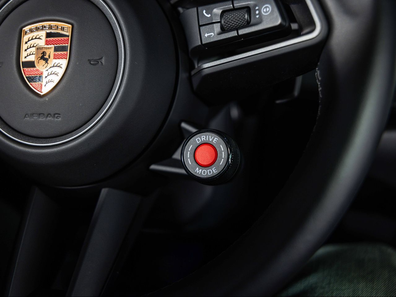 2025 Porsche 911 photo 19